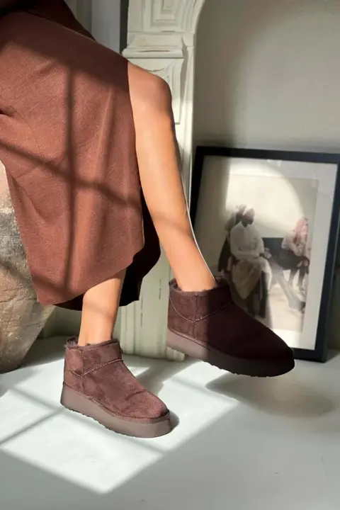 KADIN İÇİ KÜRKLÜ GRİ LEOPAR KALIN TABAN SÜET MİNİ RAHAT GÜNLÜK KIŞLIK BOT